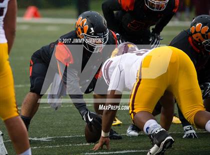 Thumbnail 1 in Edwardsville vs. Loyola Academy (IHSA 8A Semifinal) photogallery.