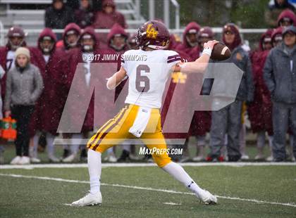 Thumbnail 3 in Edwardsville vs. Loyola Academy (IHSA 8A Semifinal) photogallery.