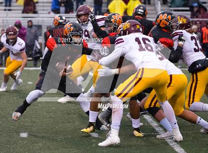 Thumbnail 2 in Edwardsville vs. Loyola Academy (IHSA 8A Semifinal) photogallery.