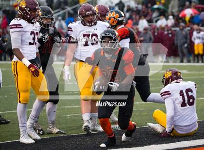 Thumbnail 3 in Edwardsville vs. Loyola Academy (IHSA 8A Semifinal) photogallery.