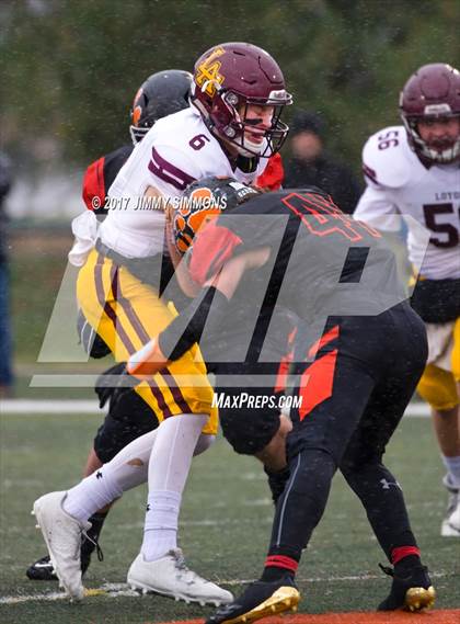 Thumbnail 2 in Edwardsville vs. Loyola Academy (IHSA 8A Semifinal) photogallery.