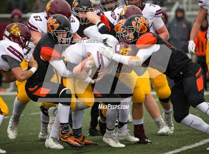 Thumbnail 3 in Edwardsville vs. Loyola Academy (IHSA 8A Semifinal) photogallery.
