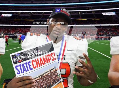 Thumbnail 1 in Gilmer vs. Bellville (UIL 4A D2 Football Final Medal Ceremony) photogallery.
