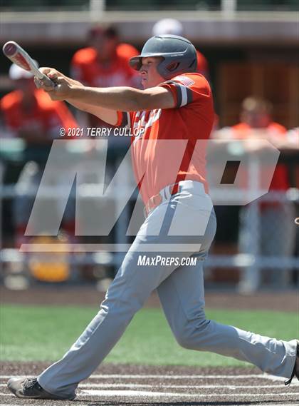 Thumbnail 3 in Skyridge vs. Pleasant Grove (UHSAA 6A Championships) photogallery.