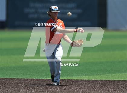Thumbnail 3 in Skyridge vs. Pleasant Grove (UHSAA 6A Championships) photogallery.
