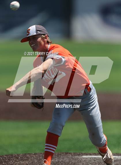 Thumbnail 3 in Skyridge vs. Pleasant Grove (UHSAA 6A Championships) photogallery.