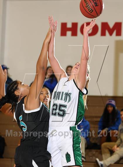 Thumbnail 3 in Sheldon vs. Ponderosa (Christian Brothers Holiday Classic) photogallery.