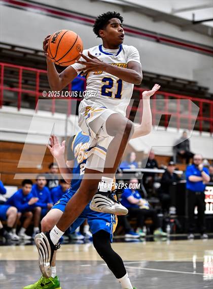 Thumbnail 1 in Charter Oak vs. Bishop Amat photogallery.