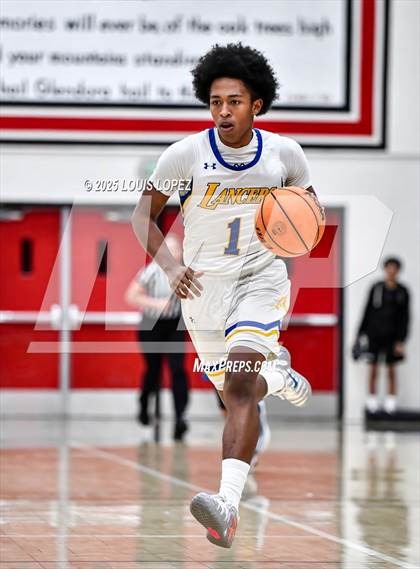 Thumbnail 3 in Charter Oak vs. Bishop Amat photogallery.