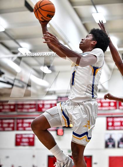 Thumbnail 1 in Charter Oak vs. Bishop Amat photogallery.