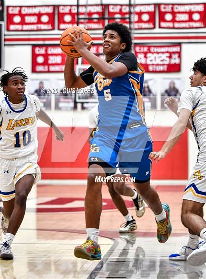 Thumbnail 3 in Charter Oak vs. Bishop Amat photogallery.