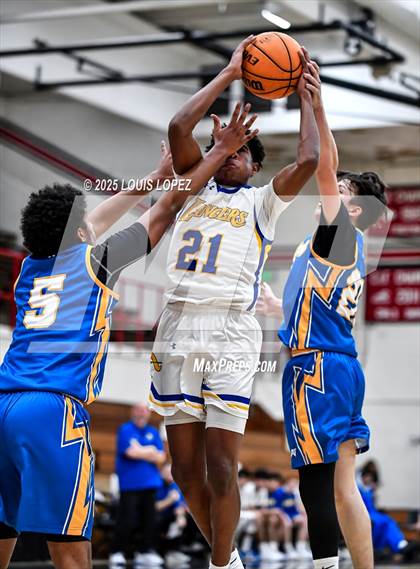 Thumbnail 1 in Charter Oak vs. Bishop Amat photogallery.