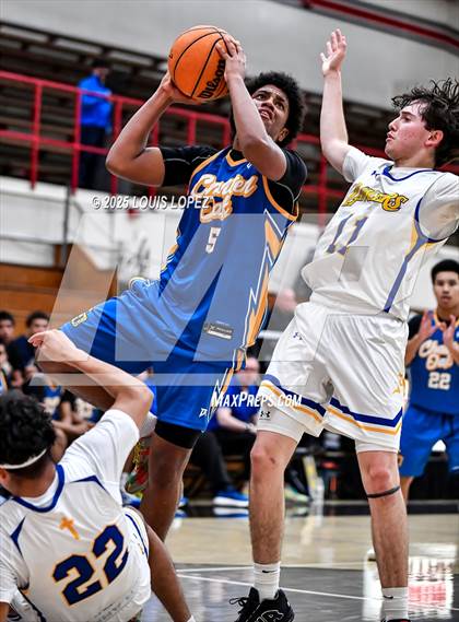 Thumbnail 2 in Charter Oak vs. Bishop Amat photogallery.