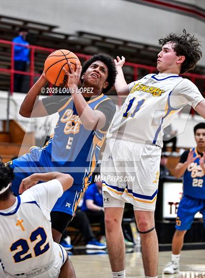 Thumbnail 1 in Charter Oak vs. Bishop Amat photogallery.