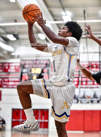 Thumbnail 3 in Charter Oak vs. Bishop Amat photogallery.