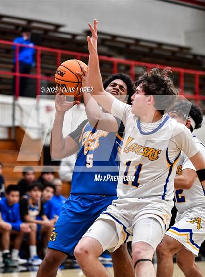 Thumbnail 2 in Charter Oak vs. Bishop Amat photogallery.