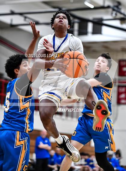 Thumbnail 3 in Charter Oak vs. Bishop Amat photogallery.