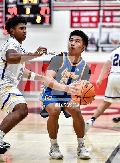Thumbnail 2 in Charter Oak vs. Bishop Amat photogallery.