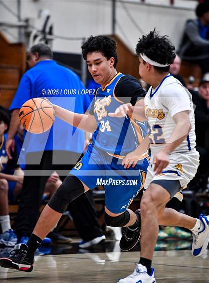 Thumbnail 3 in Charter Oak vs. Bishop Amat photogallery.