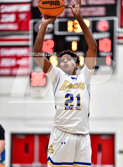 Thumbnail 2 in Charter Oak vs. Bishop Amat photogallery.