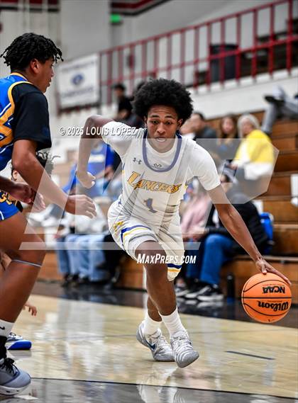 Thumbnail 2 in Charter Oak vs. Bishop Amat photogallery.