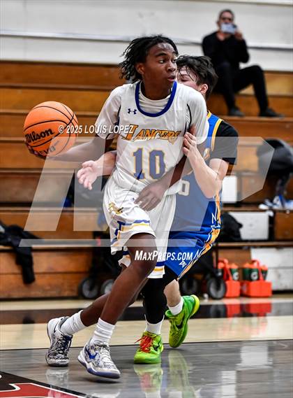 Thumbnail 3 in Charter Oak vs. Bishop Amat photogallery.