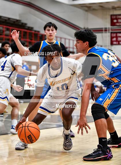 Thumbnail 1 in Charter Oak vs. Bishop Amat photogallery.