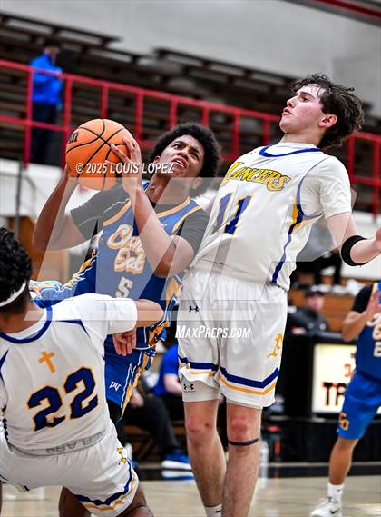 Thumbnail 3 in Charter Oak vs. Bishop Amat photogallery.