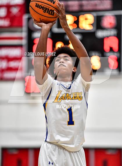 Thumbnail 2 in Charter Oak vs. Bishop Amat photogallery.