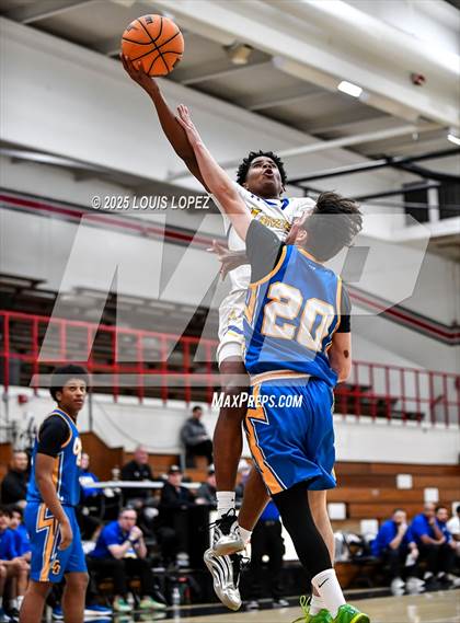 Thumbnail 1 in Charter Oak vs. Bishop Amat photogallery.