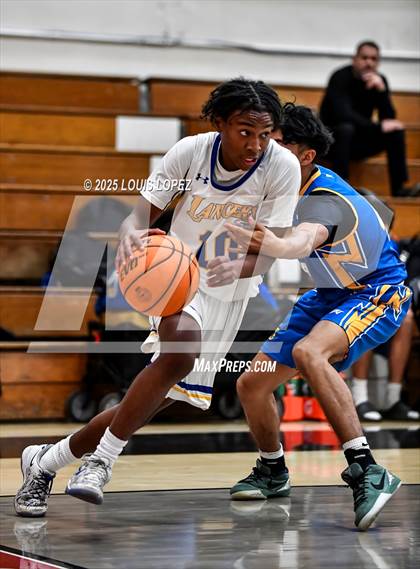 Thumbnail 1 in Charter Oak vs. Bishop Amat photogallery.