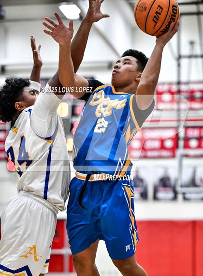 Thumbnail 2 in Charter Oak vs. Bishop Amat photogallery.