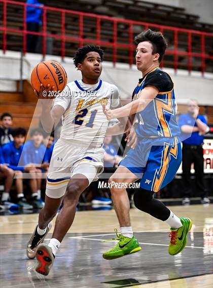 Thumbnail 2 in Charter Oak vs. Bishop Amat photogallery.