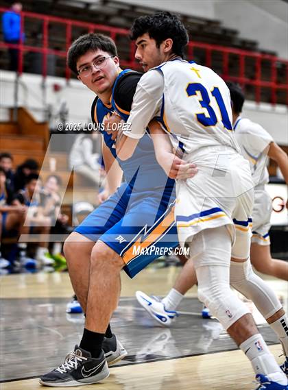 Thumbnail 3 in Charter Oak vs. Bishop Amat photogallery.