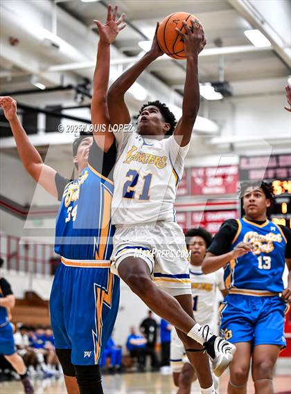 Thumbnail 2 in Charter Oak vs. Bishop Amat photogallery.