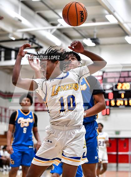 Thumbnail 3 in Charter Oak vs. Bishop Amat photogallery.