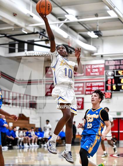 Thumbnail 1 in Charter Oak vs. Bishop Amat photogallery.