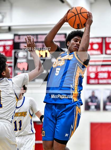 Thumbnail 2 in Charter Oak vs. Bishop Amat photogallery.