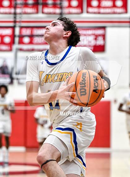 Thumbnail 3 in Charter Oak vs. Bishop Amat photogallery.