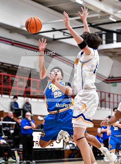 Thumbnail 3 in Charter Oak vs. Bishop Amat photogallery.