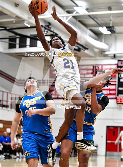 Thumbnail 3 in Charter Oak vs. Bishop Amat photogallery.