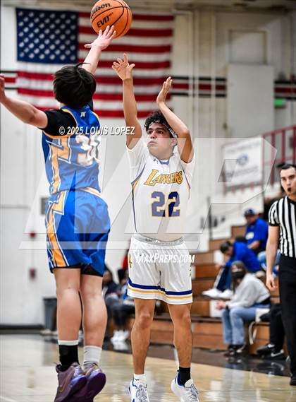 Thumbnail 2 in Charter Oak vs. Bishop Amat photogallery.