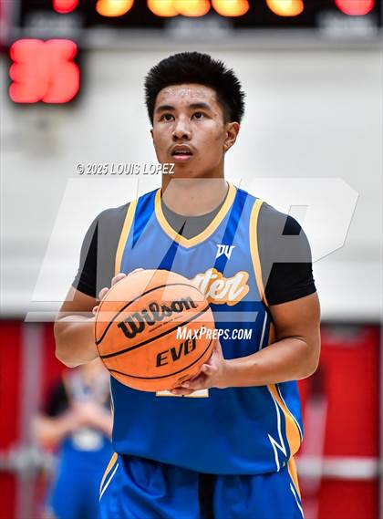 Thumbnail 1 in Charter Oak vs. Bishop Amat photogallery.