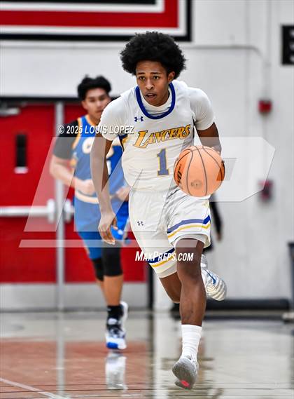 Thumbnail 2 in Charter Oak vs. Bishop Amat photogallery.