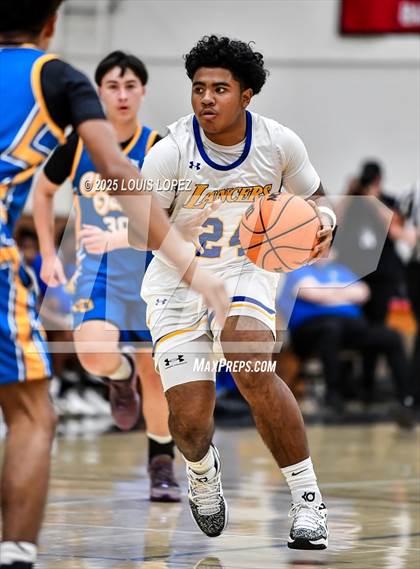 Thumbnail 3 in Charter Oak vs. Bishop Amat photogallery.