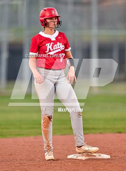 Thumbnail 2 in Clear Springs vs. Katy (UIL 6A D1 Softball Regional Semi-Final) photogallery.
