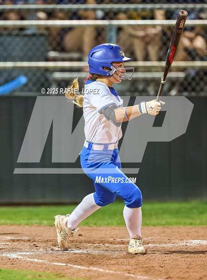 Thumbnail 3 in Clear Springs vs. Katy (UIL 6A D1 Softball Regional Semi-Final) photogallery.