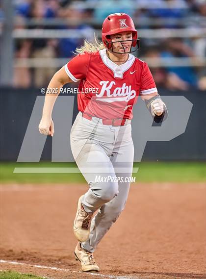 Thumbnail 3 in Clear Springs vs. Katy (UIL 6A D1 Softball Regional Semi-Final) photogallery.