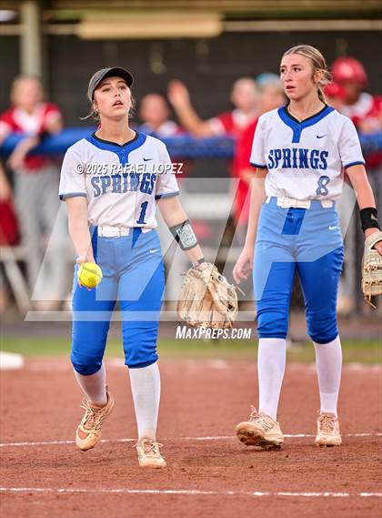 Thumbnail 2 in Clear Springs vs. Katy (UIL 6A D1 Softball Regional Semi-Final) photogallery.