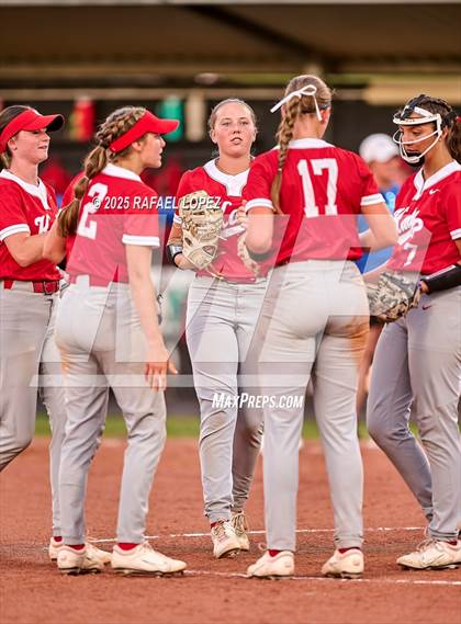 Thumbnail 1 in Clear Springs vs. Katy (UIL 6A D1 Softball Regional Semi-Final) photogallery.